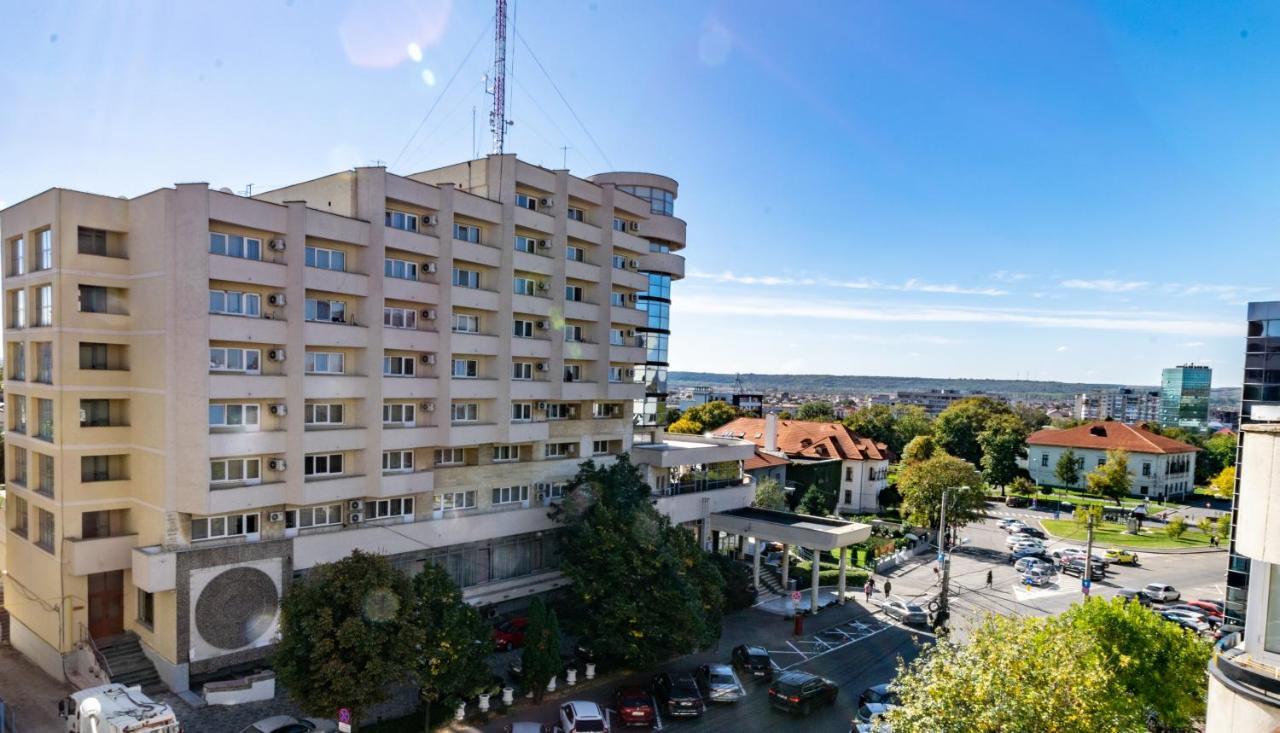 דירות קריובה Apartament Centru - Cec מראה חיצוני תמונה